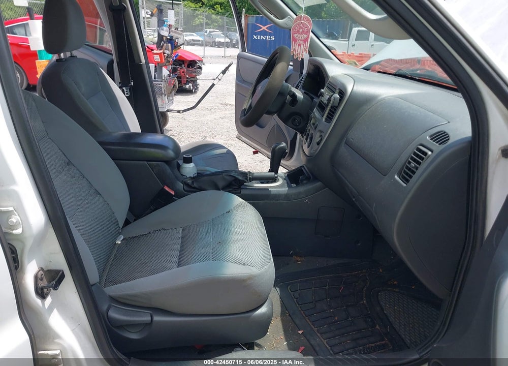 2005 FORD ESCAPE VIN: 1FMCU031X5KA63782