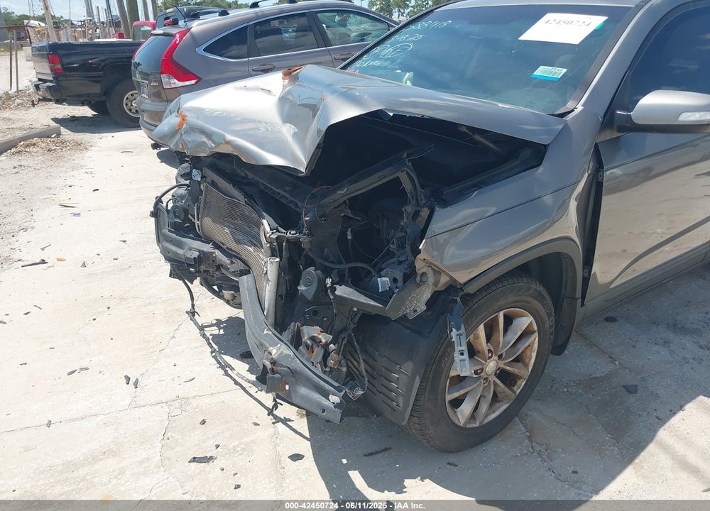 2015 KIA SORENTO VIN: 5XYKT3A63FG588418