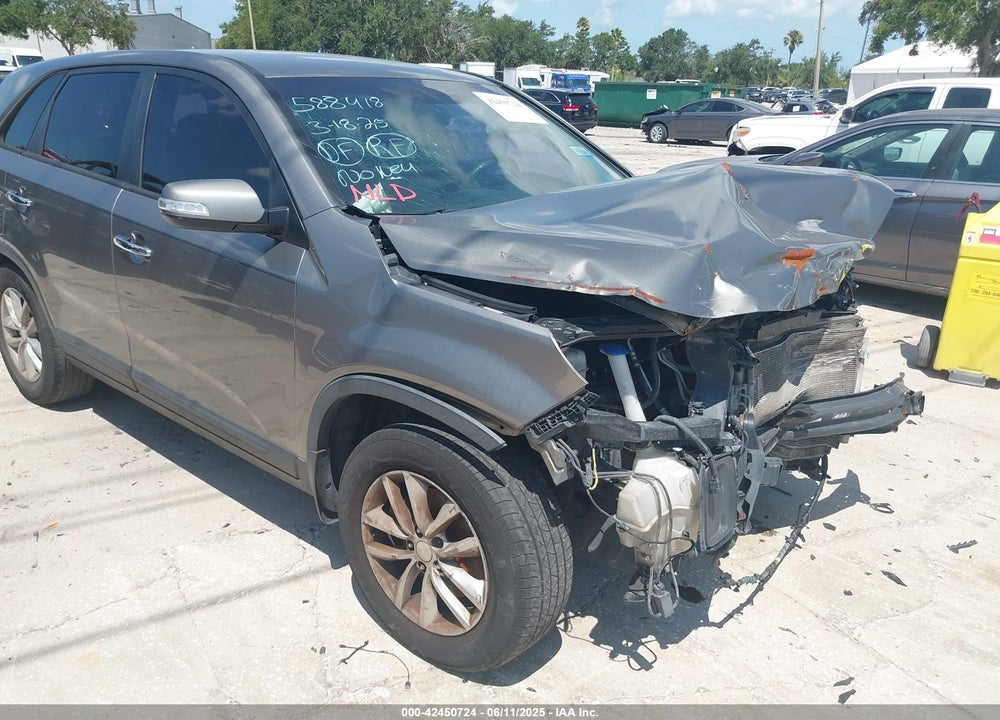 2015 KIA SORENTO VIN: 5XYKT3A63FG588418