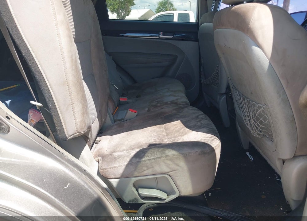 2015 KIA SORENTO VIN: 5XYKT3A63FG588418