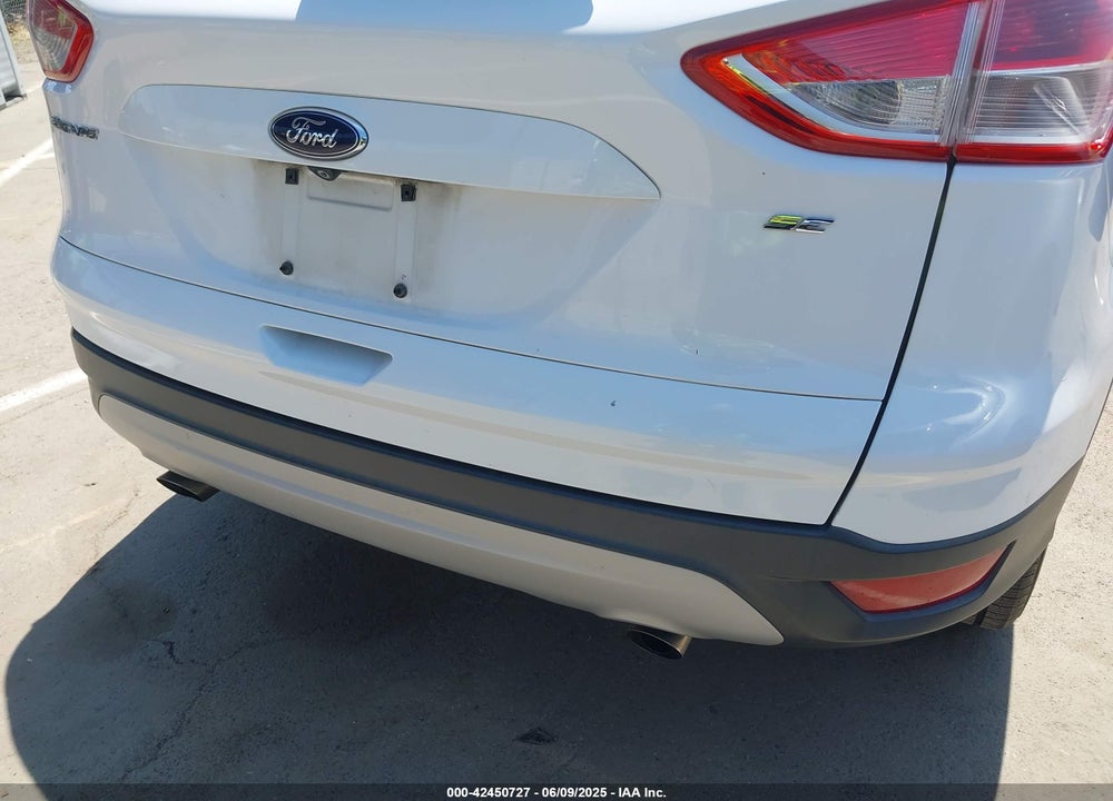 2015 FORD ESCAPE VIN: 1FMCU0G71FUA43568