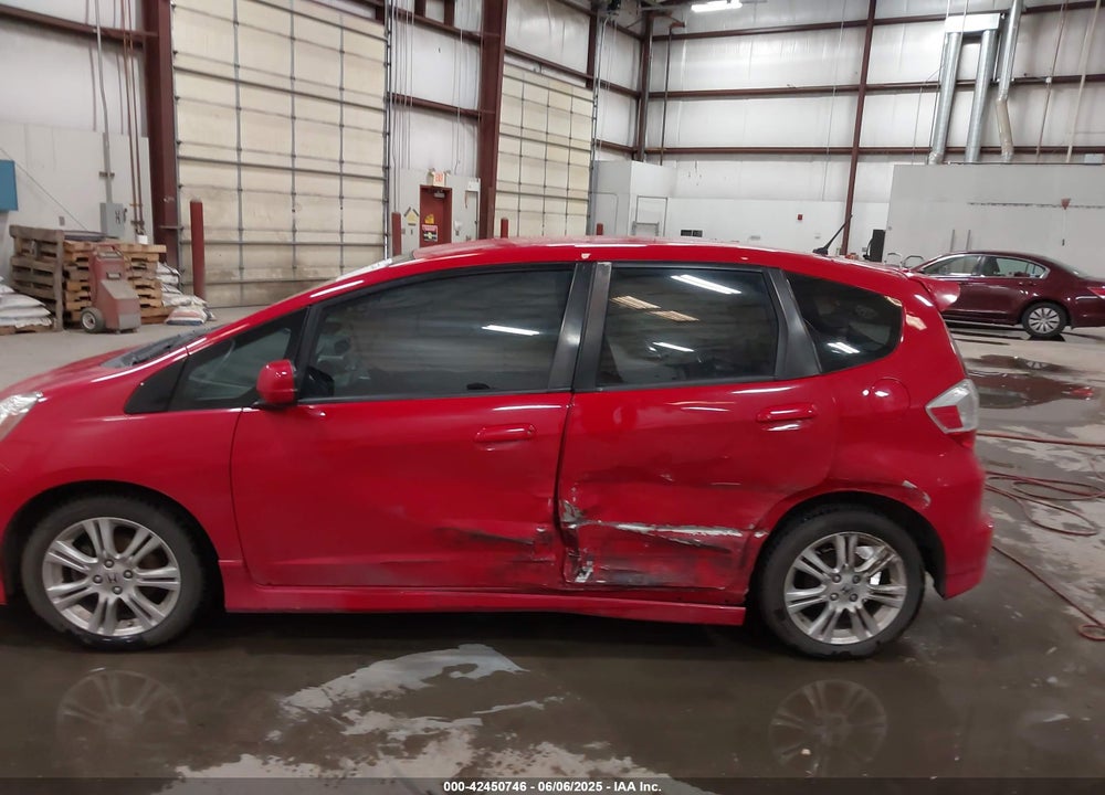 2011 HONDA FIT SPORT VIN: JHMGE8H56BC026892