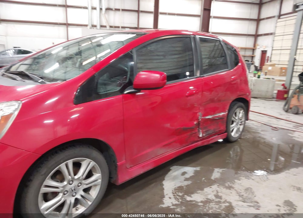 2011 HONDA FIT SPORT VIN: JHMGE8H56BC026892
