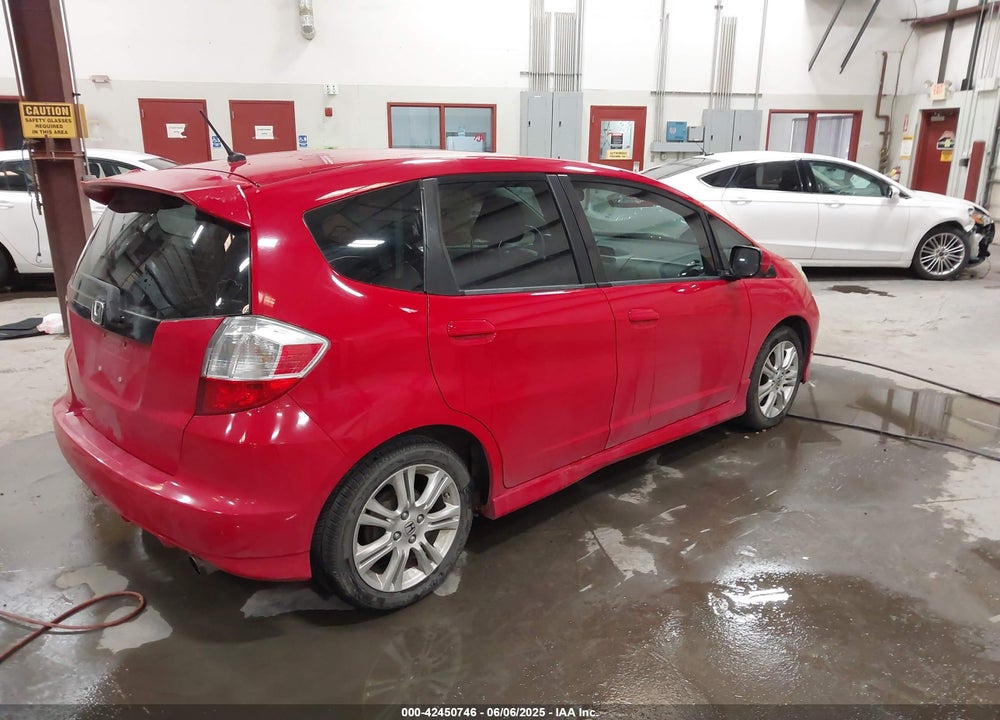 2011 HONDA FIT SPORT VIN: JHMGE8H56BC026892