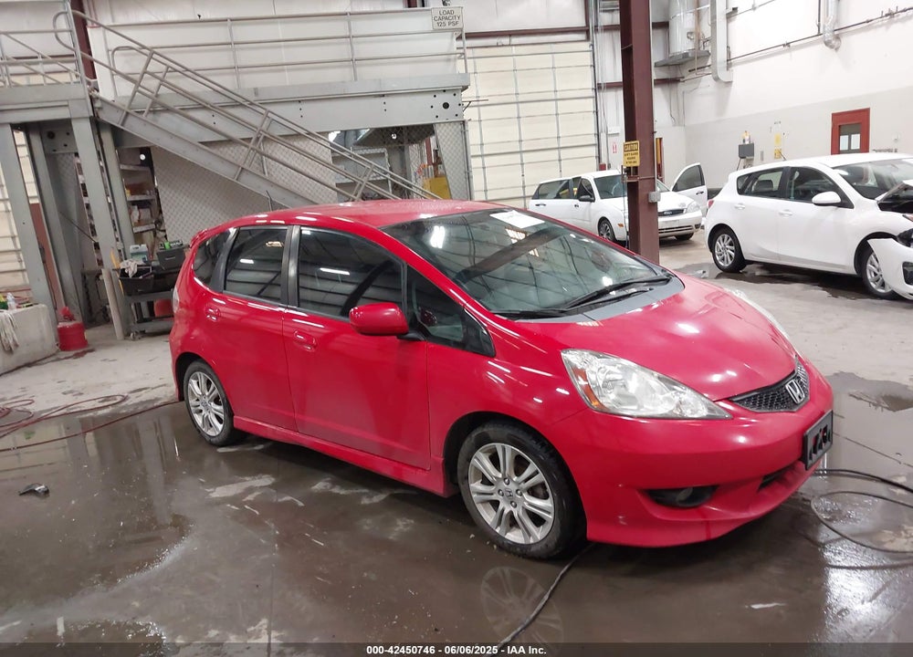 2011 HONDA FIT SPORT VIN: JHMGE8H56BC026892