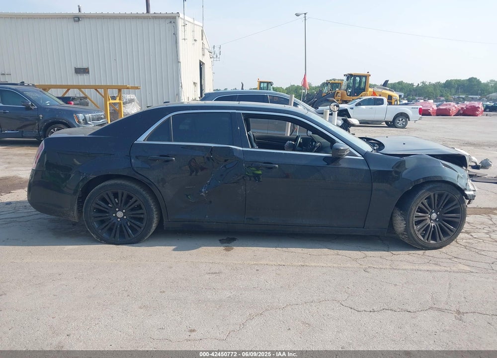 2013 CHRYSLER 300 VIN: 2C3CCABT9DH647519