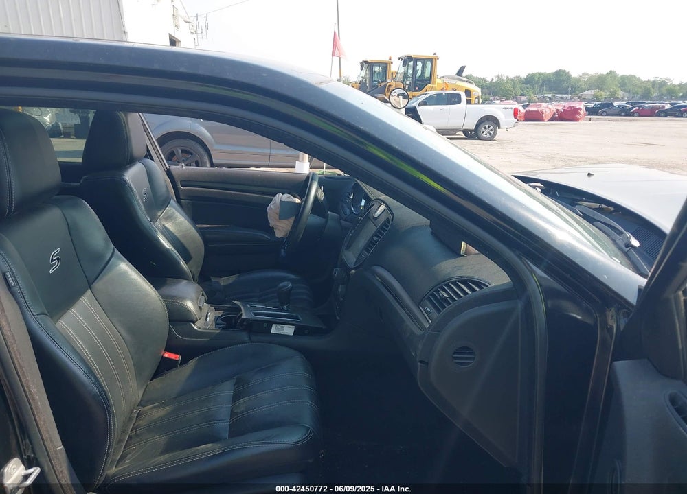 2013 CHRYSLER 300 VIN: 2C3CCABT9DH647519