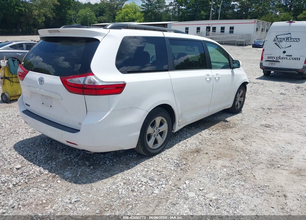 2015 TOYOTA SIENNA LE 8 PASSENGER VIN: 5TDKK3DCXFS571588