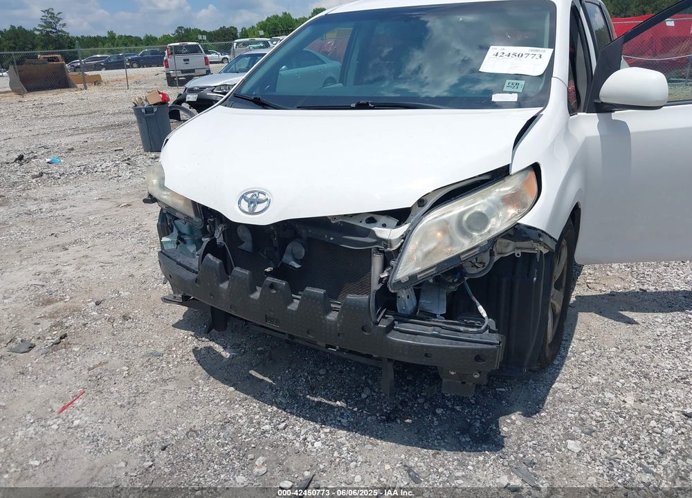 2015 TOYOTA SIENNA LE 8 PASSENGER VIN: 5TDKK3DCXFS571588