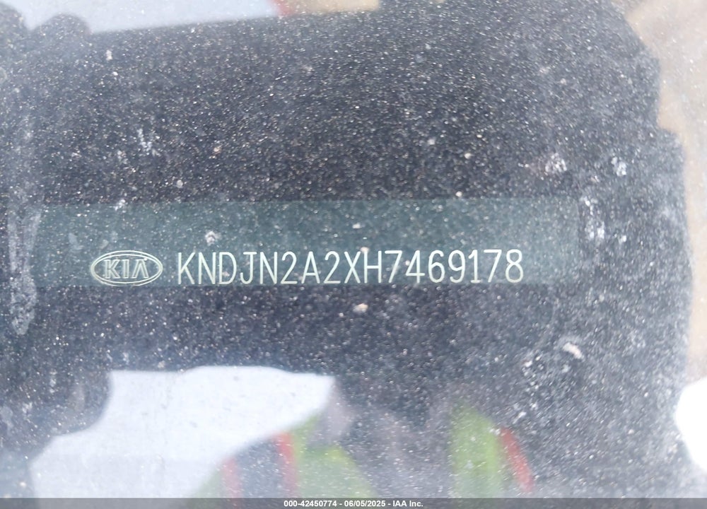 2017 KIA SOUL VIN: KNDJN2A2XH7469178