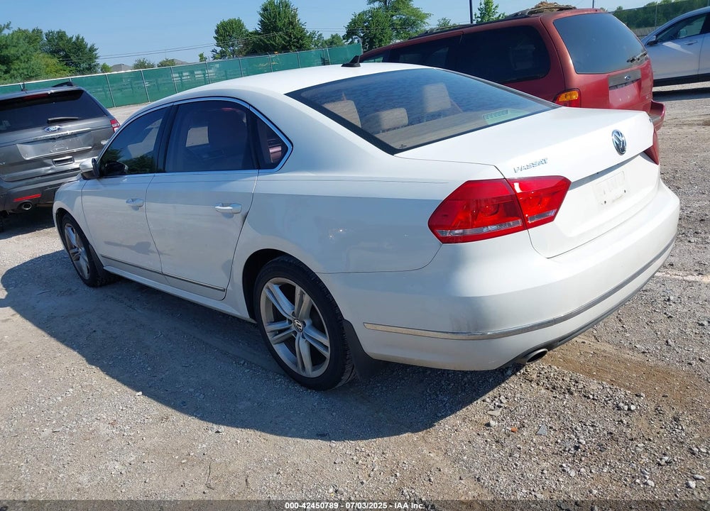 2015 VOLKSWAGEN PASSAT VIN: 1VWBV7A35FC050781