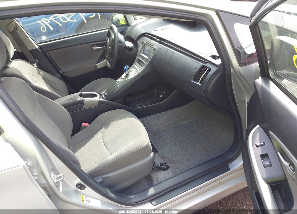 2013 TOYOTA PRIUS TWO VIN: JTDKN3DU8D5577456