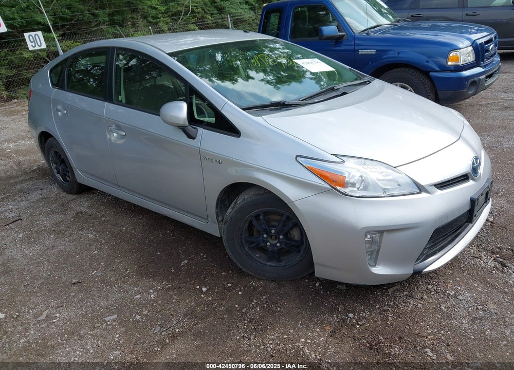 2013 TOYOTA PRIUS TWO VIN: JTDKN3DU8D5577456