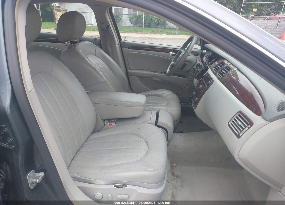 2011 BUICK LUCERNE VIN: 1G4HC5EM8BU101183