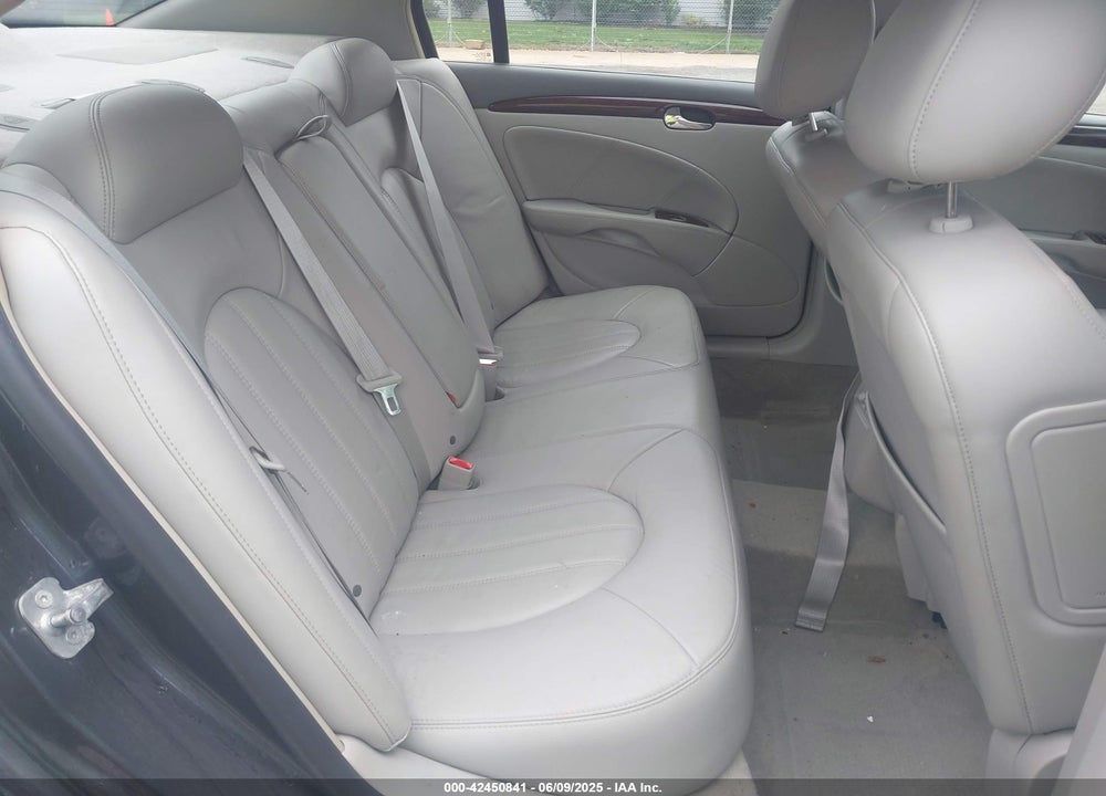 2011 BUICK LUCERNE VIN: 1G4HC5EM8BU101183