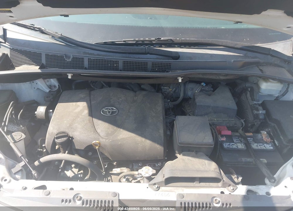 2019 TOYOTA SIENNA XLE 8 PASSENGER VIN: 5TDYZ3DC3KS020483
