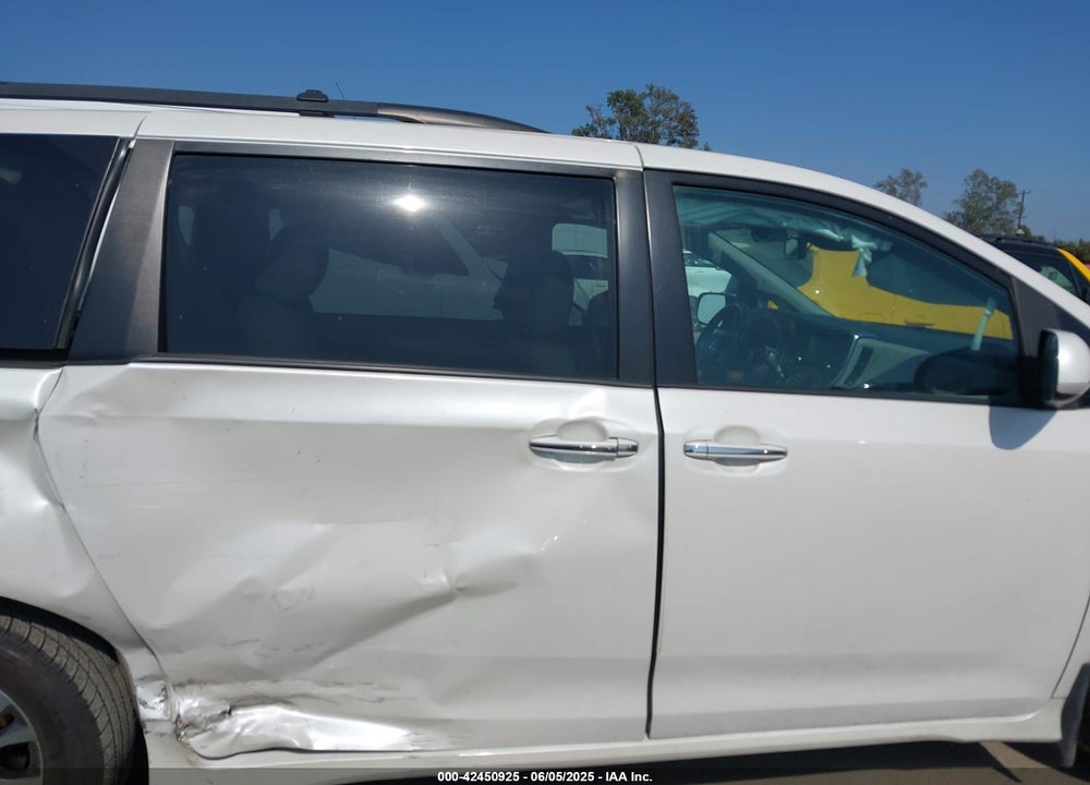 2019 TOYOTA SIENNA XLE 8 PASSENGER VIN: 5TDYZ3DC3KS020483