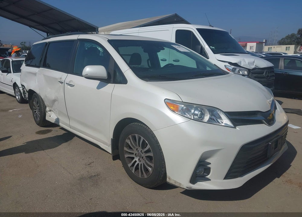 2019 TOYOTA SIENNA XLE 8 PASSENGER VIN: 5TDYZ3DC3KS020483