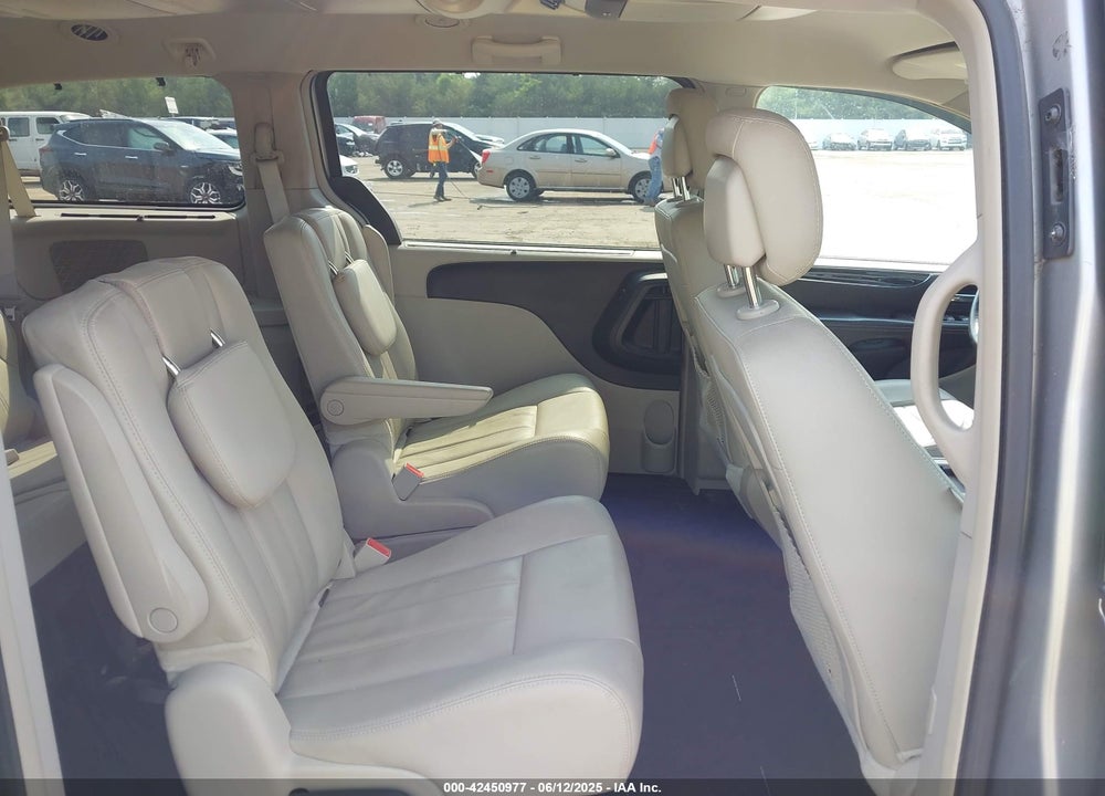 2016 CHRYSLER TOWN & COUNTRY TOURING VIN: 2C4RC1BG3GR304017