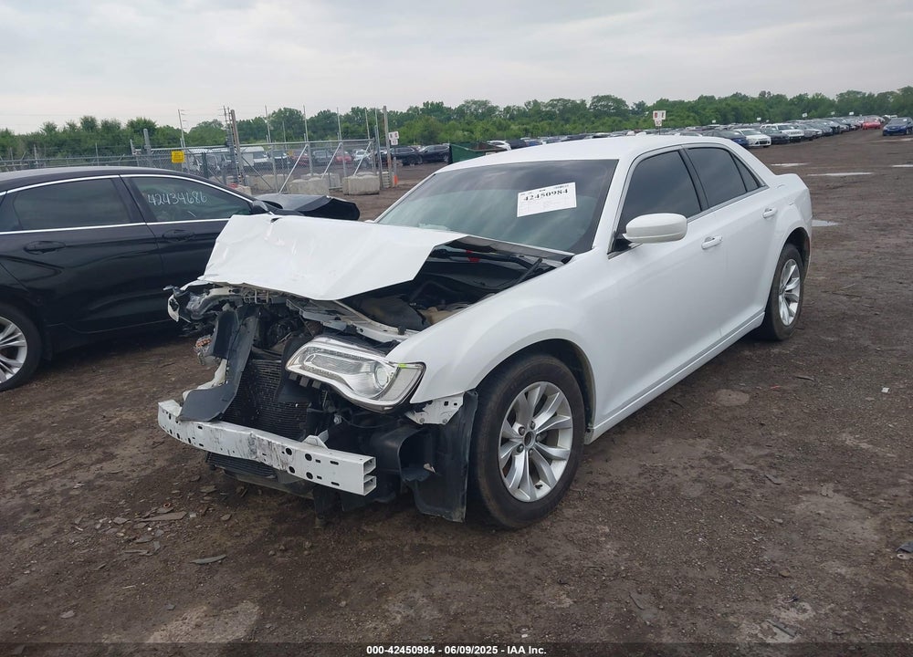 2015 CHRYSLER 300 VIN: 2C3CCAAG8FH832796