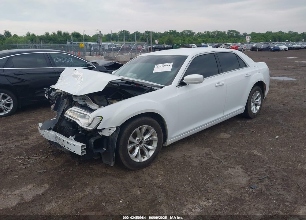 2015 CHRYSLER 300 VIN: 2C3CCAAG8FH832796