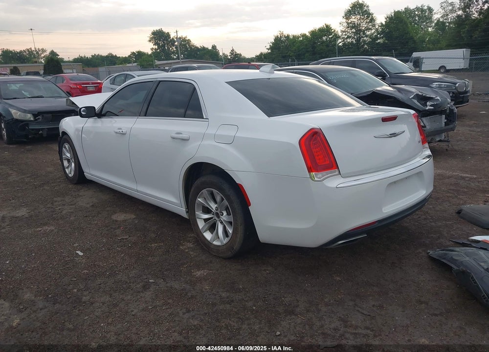2015 CHRYSLER 300 VIN: 2C3CCAAG8FH832796