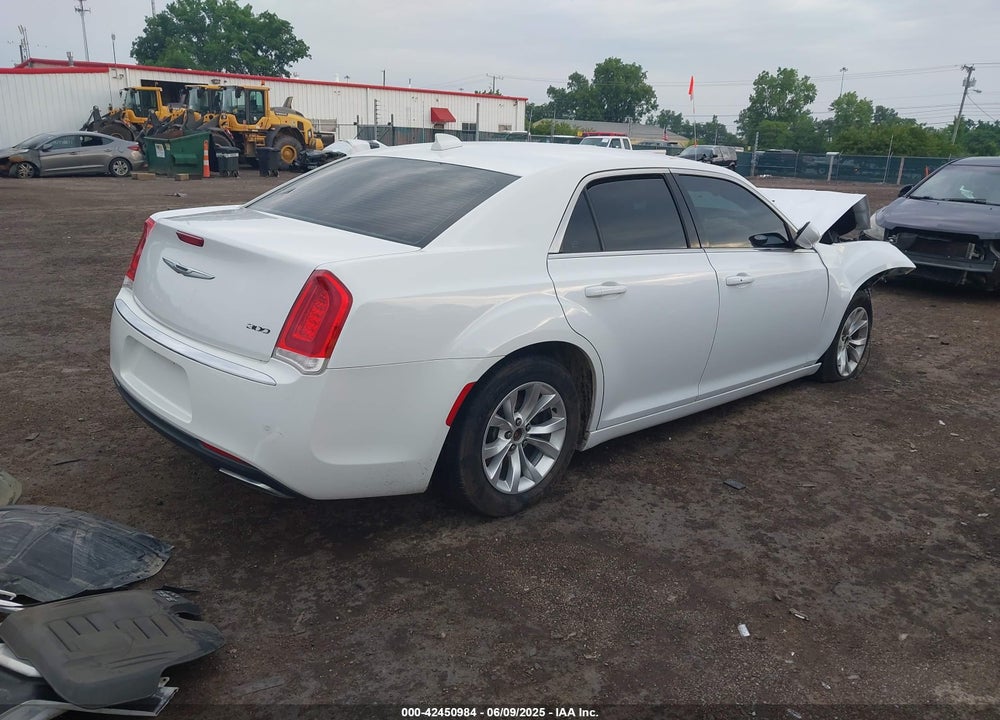 2015 CHRYSLER 300 VIN: 2C3CCAAG8FH832796