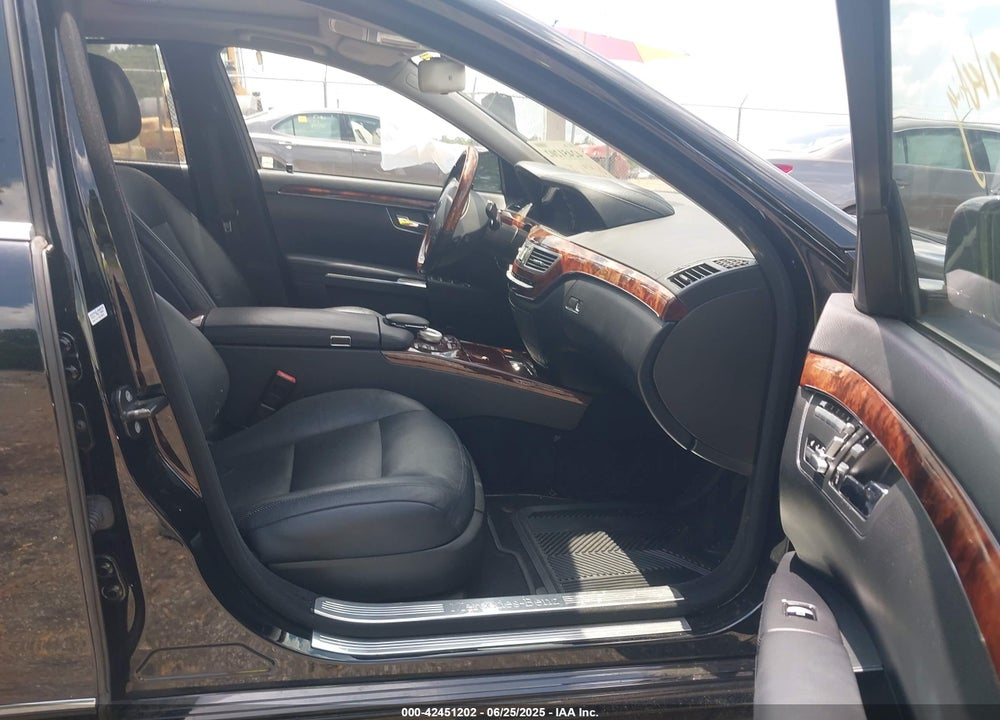 2012 MERCEDES-BENZ S 550 VIN: WDDNG7DB1CA439038