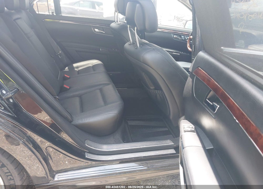 2012 MERCEDES-BENZ S 550 VIN: WDDNG7DB1CA439038