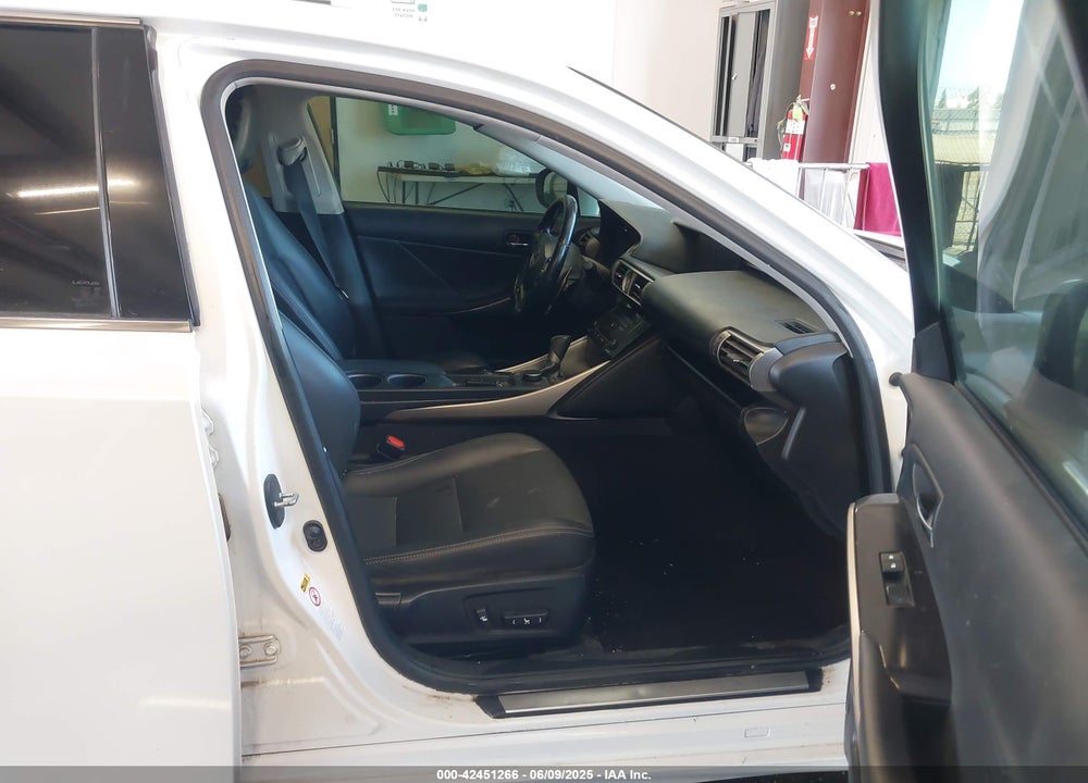 2014 LEXUS IS250 VIN: JTHBF1D23E5019062