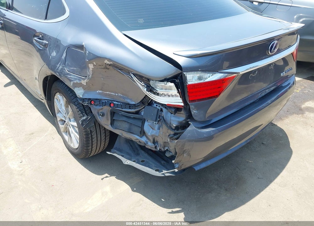 2014 LEXUS ES300H VIN: JTHBW1GG4E2072376