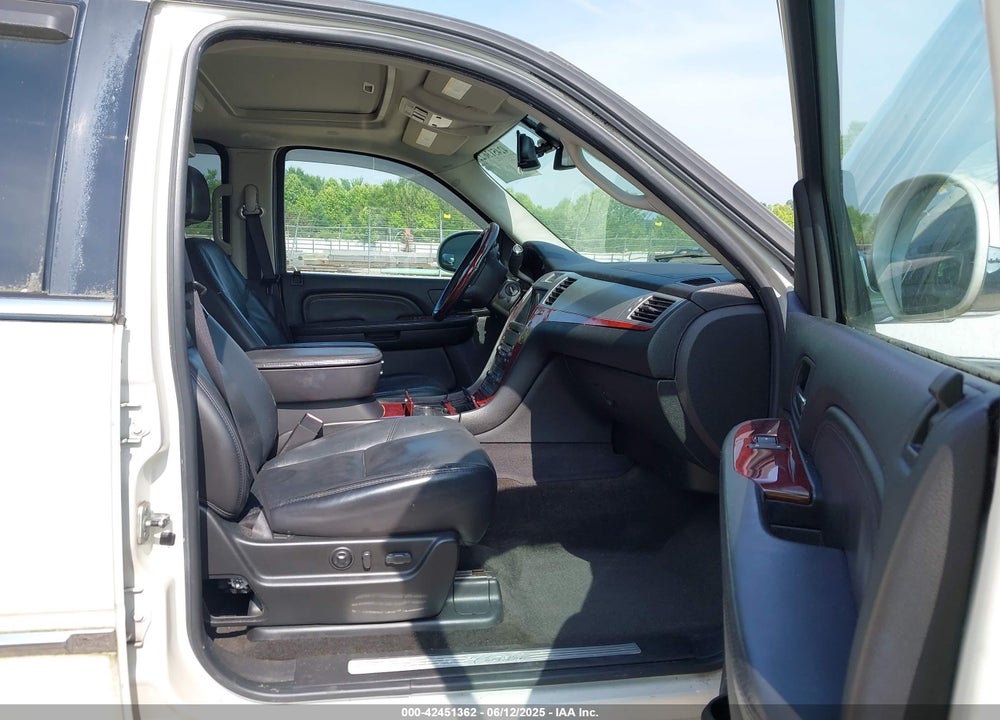 2007 CADILLAC ESCALADE ESV STANDARD VIN: 1GYFK66847R396373