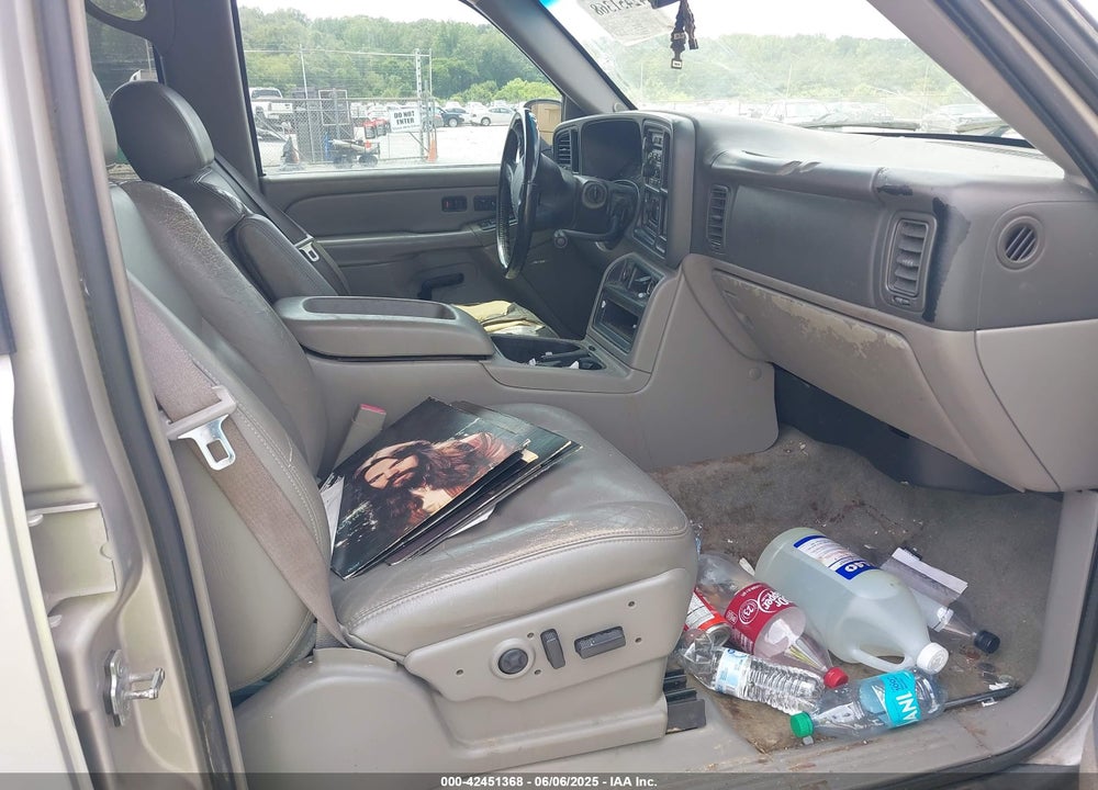 2004 CHEVROLET TAHOE LT VIN: 1GNEC13Z64R255449