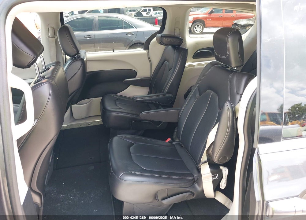 2023 CHRYSLER PACIFICA TOURING L VIN: 2C4RC1BG6PR590302