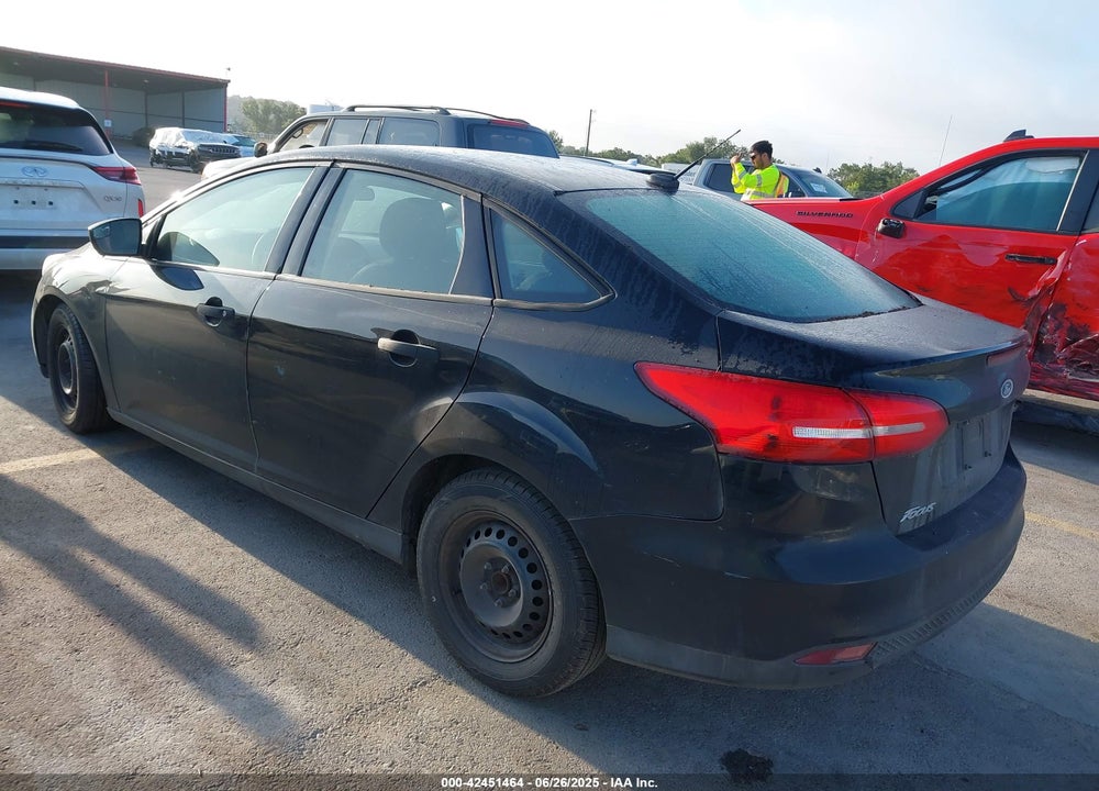 2018 FORD FOCUS S VIN: 1FADP3E21JL260647