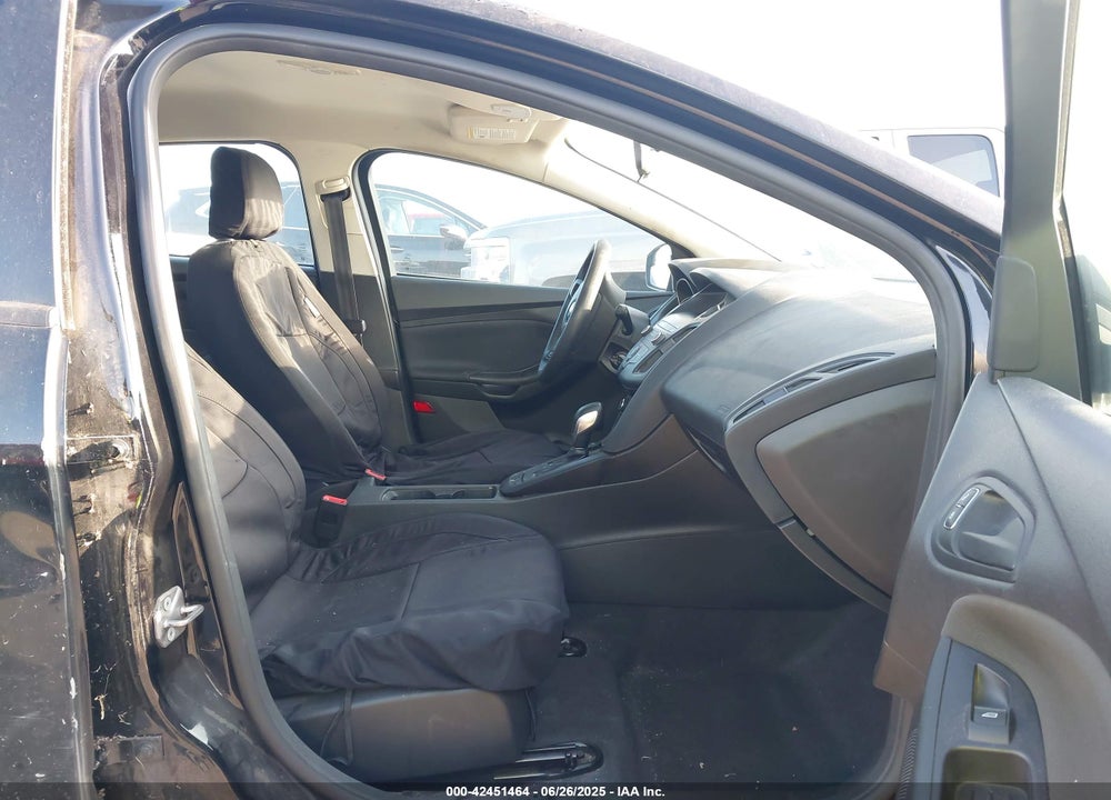 2018 FORD FOCUS S VIN: 1FADP3E21JL260647