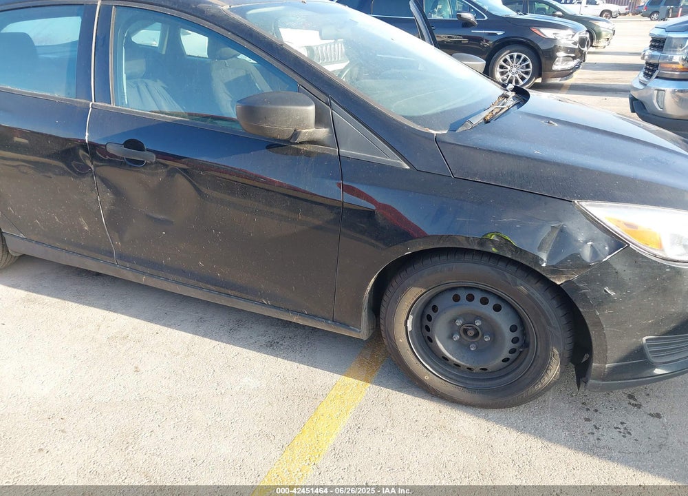 2018 FORD FOCUS S VIN: 1FADP3E21JL260647