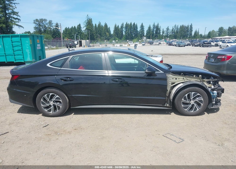 2022 HYUNDAI SONATA HYBRID VIN: KMHL24JJXNA041593