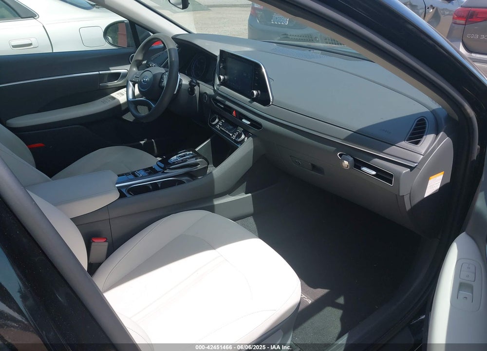 2022 HYUNDAI SONATA HYBRID VIN: KMHL24JJXNA041593