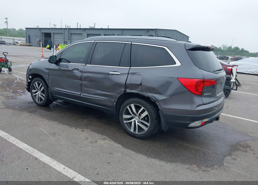 2017 HONDA PILOT VIN: 5FNYF6H06HB020680