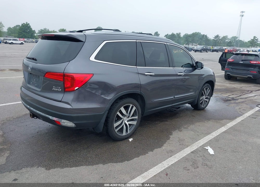 2017 HONDA PILOT VIN: 5FNYF6H06HB020680