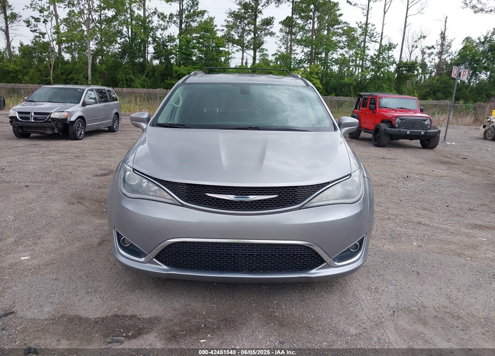 2018 CHRYSLER PACIFICA TOURING L VIN: 2C4RC1BG0JR142225