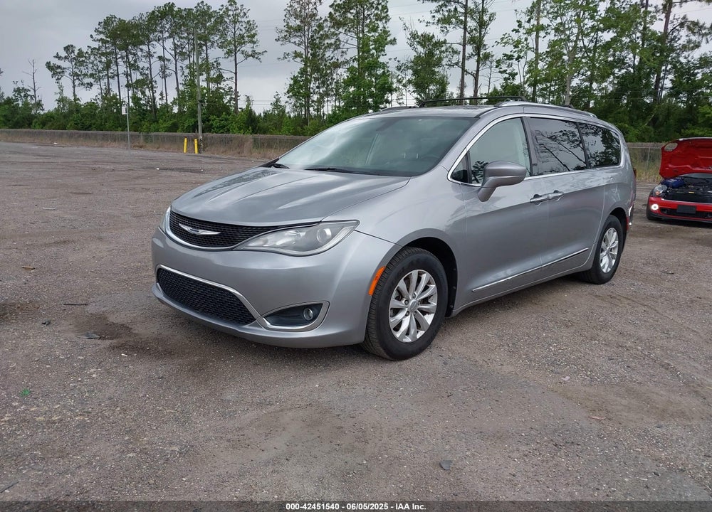 2018 CHRYSLER PACIFICA TOURING L VIN: 2C4RC1BG0JR142225