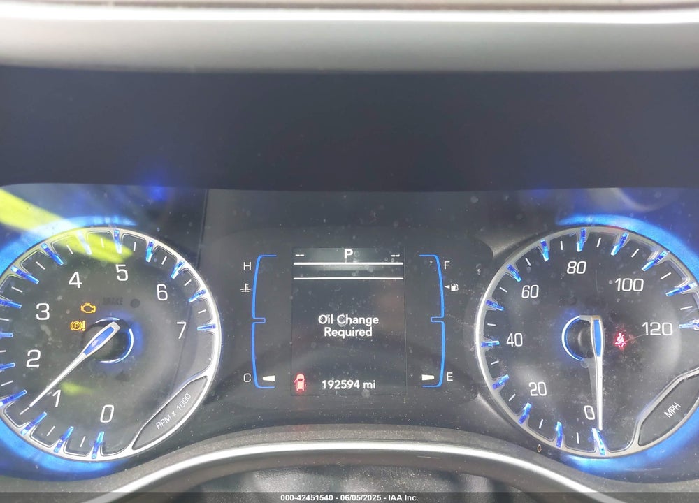 2018 CHRYSLER PACIFICA TOURING L VIN: 2C4RC1BG0JR142225