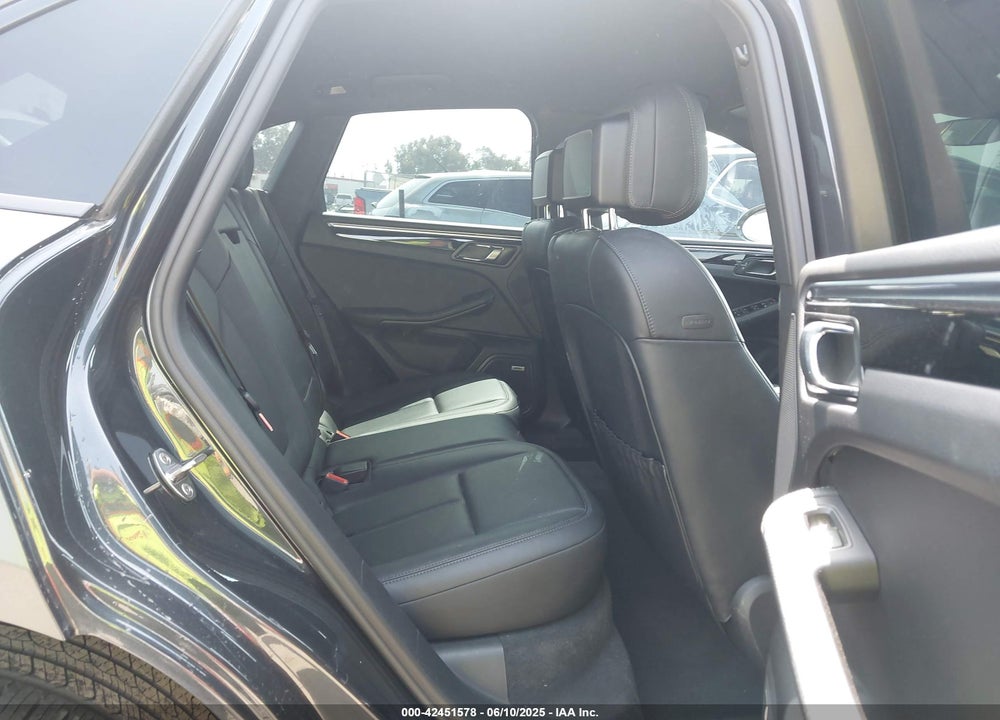 2021 PORSCHE MACAN VIN: WP1AA2A55MLB14375