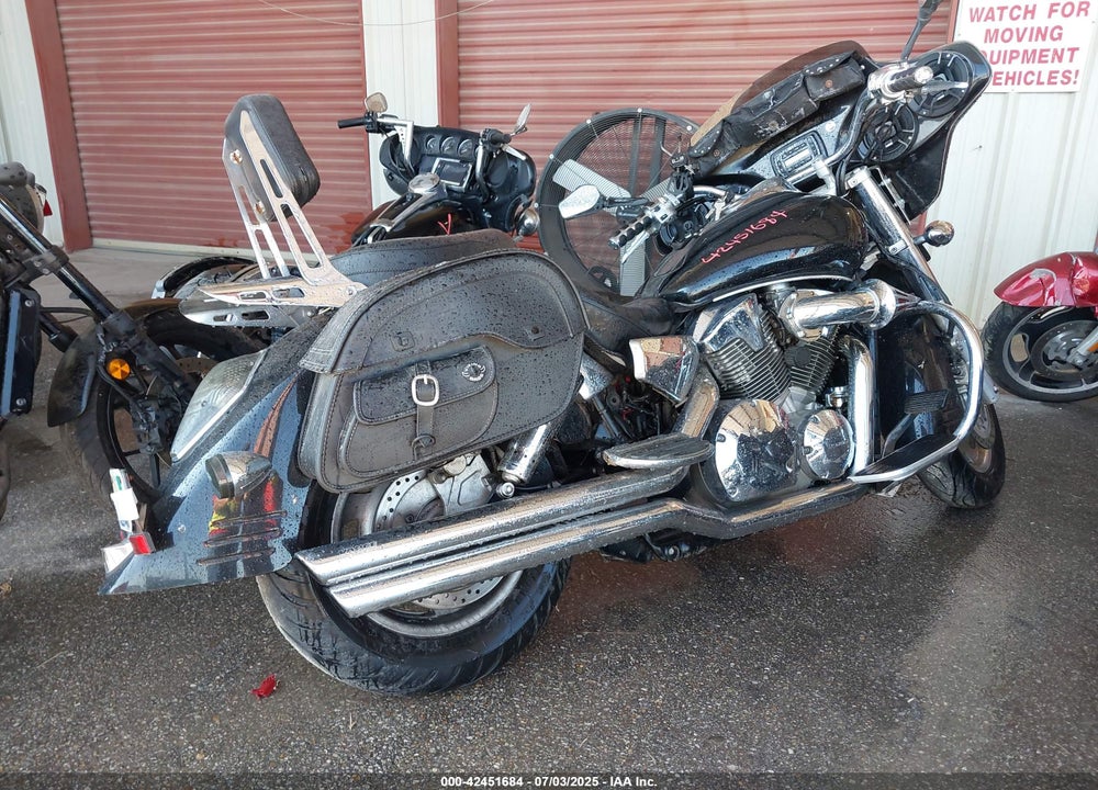 2005 HONDA VTX1300 R VIN: 1HFSC52315A212918
