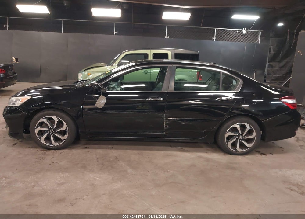 2016 HONDA ACCORD VIN: 1HGCR2F8XGA214608