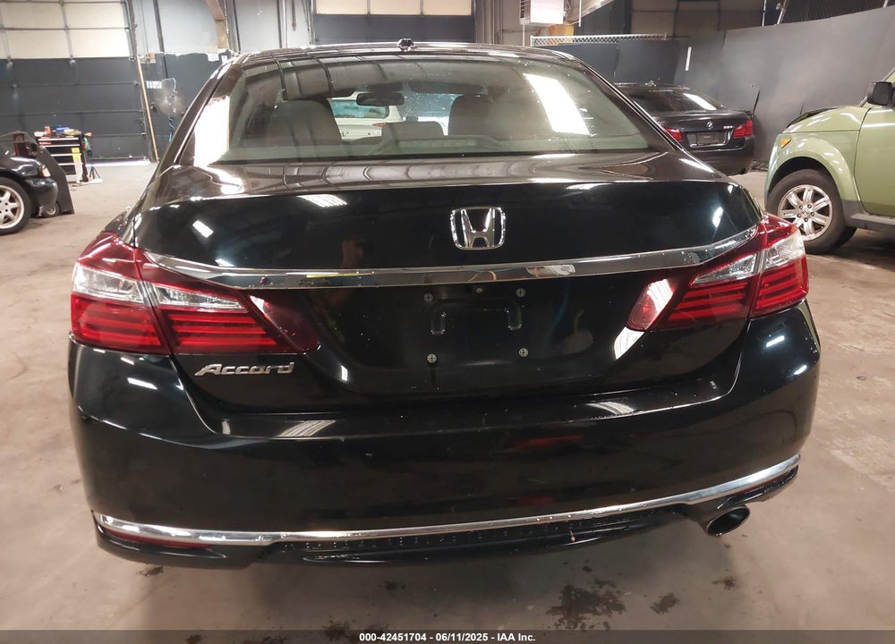 2016 HONDA ACCORD VIN: 1HGCR2F8XGA214608