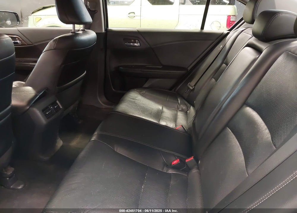 2016 HONDA ACCORD VIN: 1HGCR2F8XGA214608
