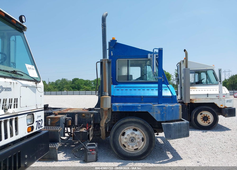 2008 OTTAWA YARD SPOTTER VIN: 320370